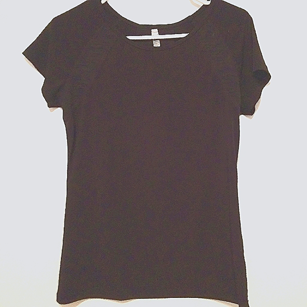 2 × $15 OMT ACTIVE shirt size M